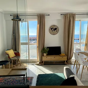 Seafront In With Pool And Garage Apartamento